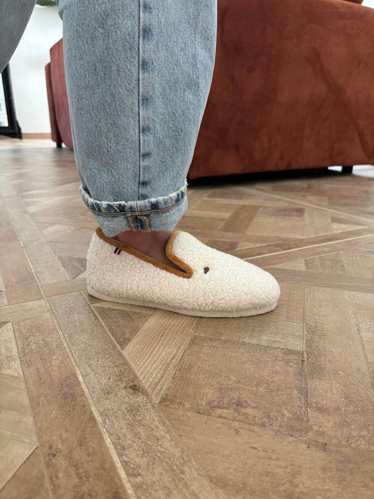 Lire la suite à propos de l’article Chausson peau de mouton – Tendances et sélection Hellocotton