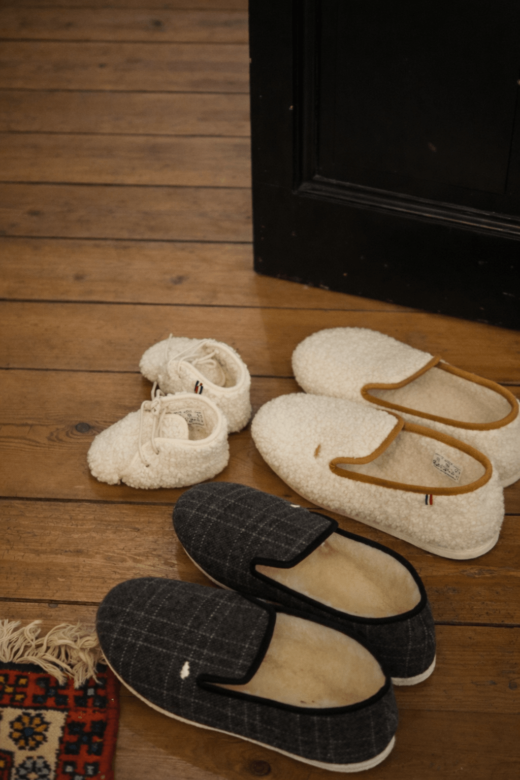 Lire la suite à propos de l’article Chausson bébé laine : douceur, chaleur et confort pour les petits pieds